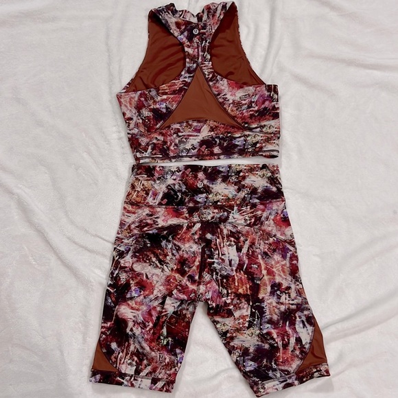 Everlux and Mesh Lululemon Set - Picture 2 of 10